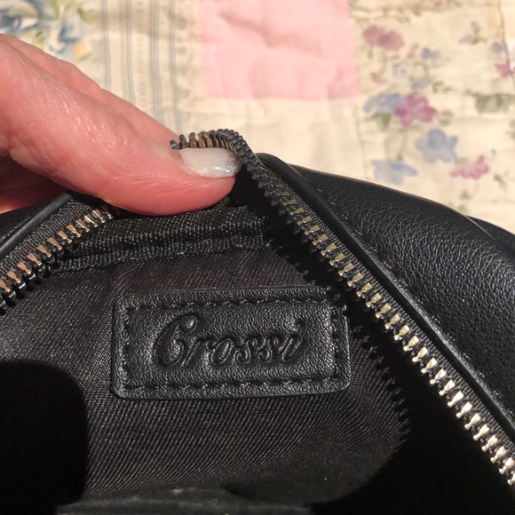 CROSS BODY  Classic chic MATTE BLACK The faux leather & gold chain bag - Picture 7 of 11